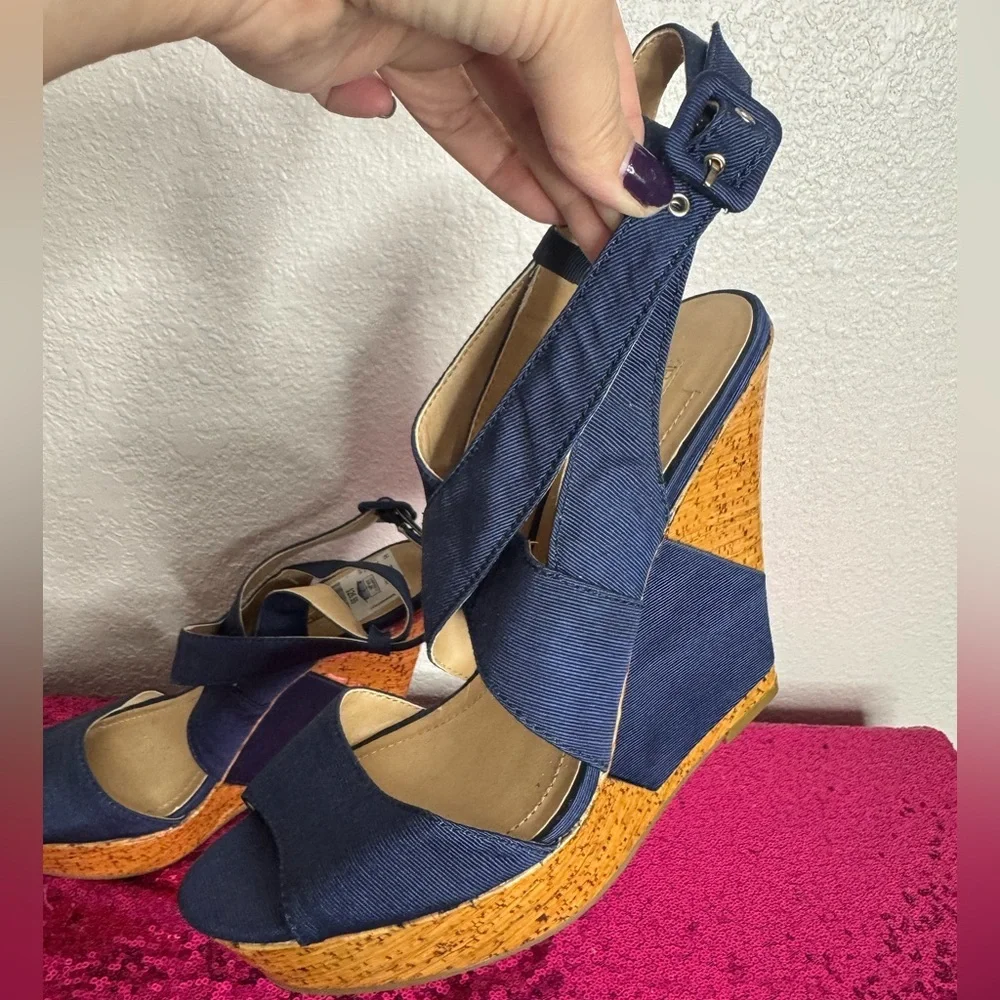 NEW w TAGS 🏷️ BCBG Women’s Navy Jean Crisscross Wedge Platforms (Size 9)